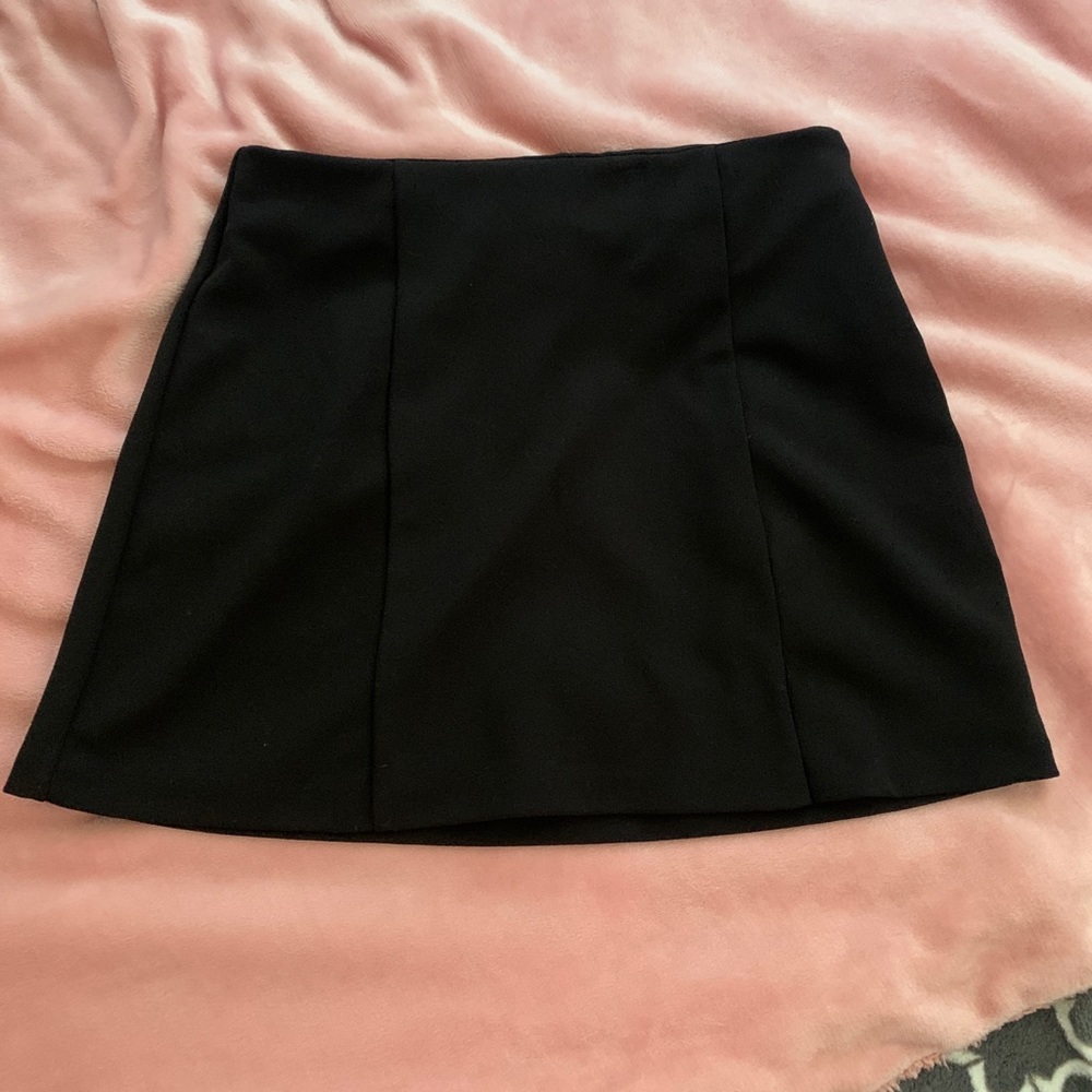 Cute black short skirt